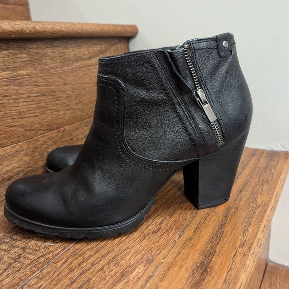 Clarks Mission Halle Distressed Leather Black Heel Ankle Boot Women Size… - Picture 8 of 16